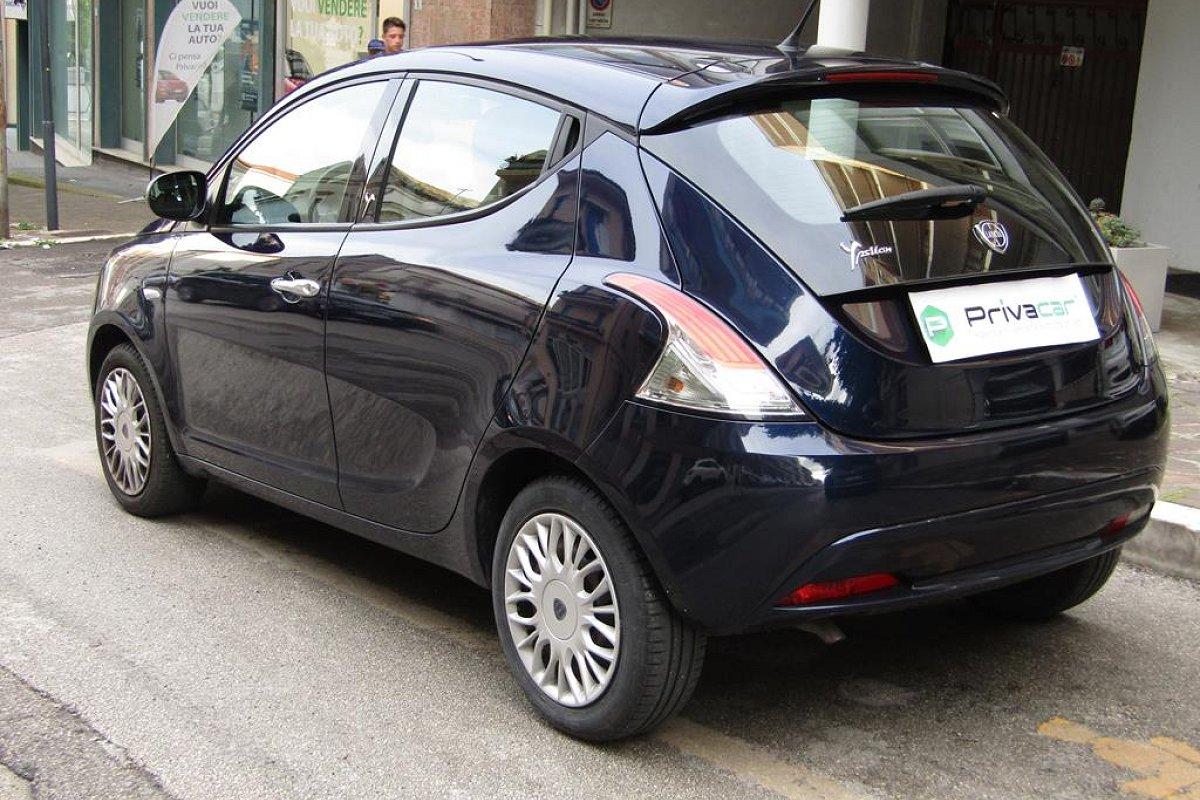 LANCIA Ypsilon 1.2 69 CV 5 porte Silver