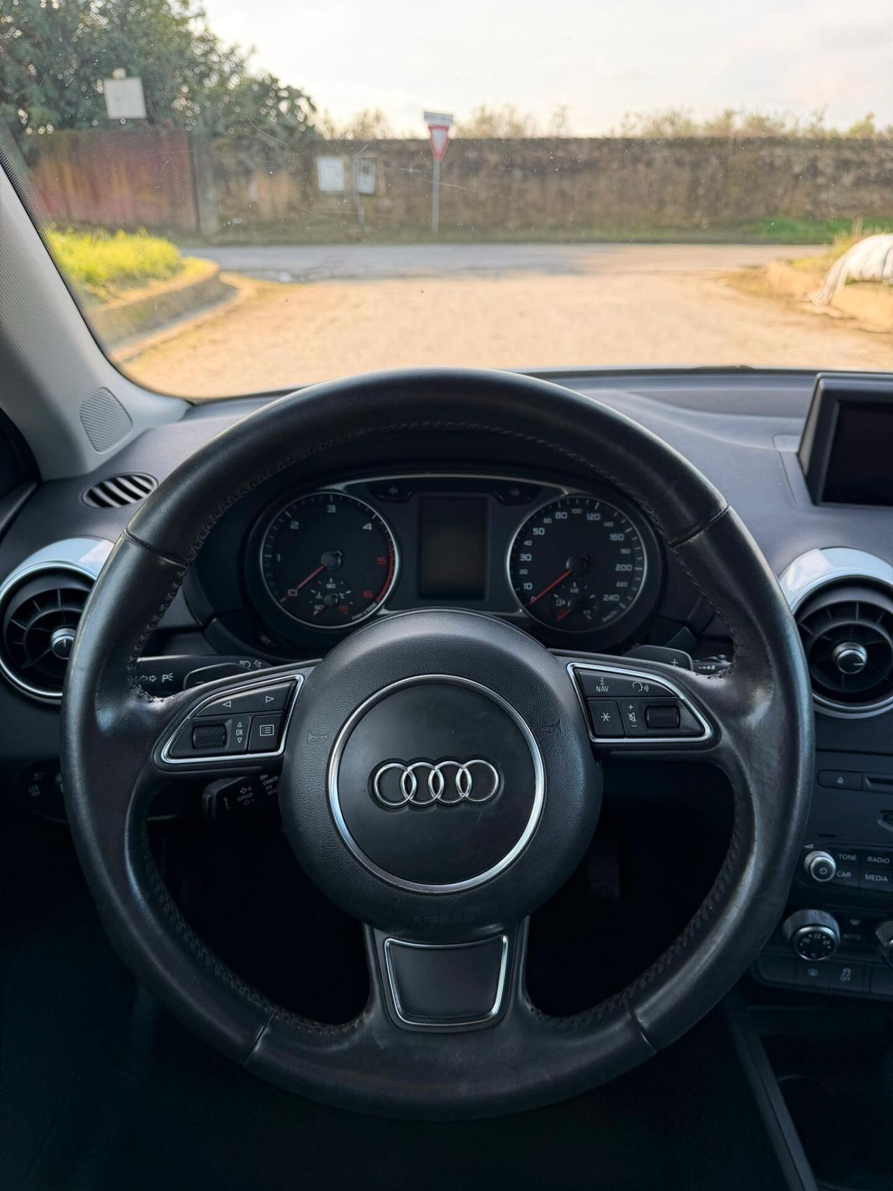 Audi A1 1.6 TDI S tronic line edition
