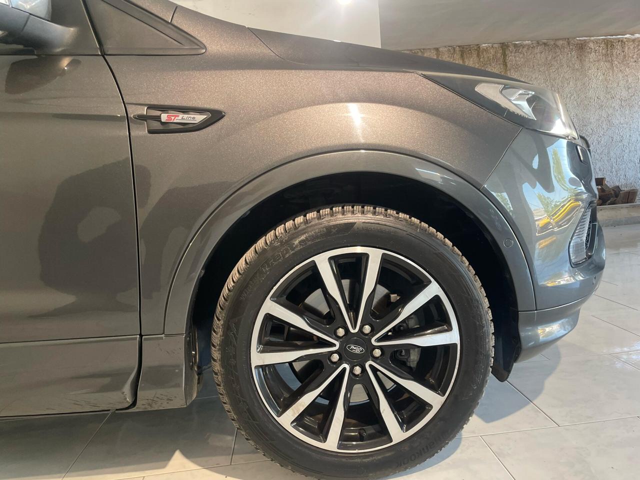 Ford Kuga 2.0 TDCI 150 CV S&S 4WD Powershift ST-Line
