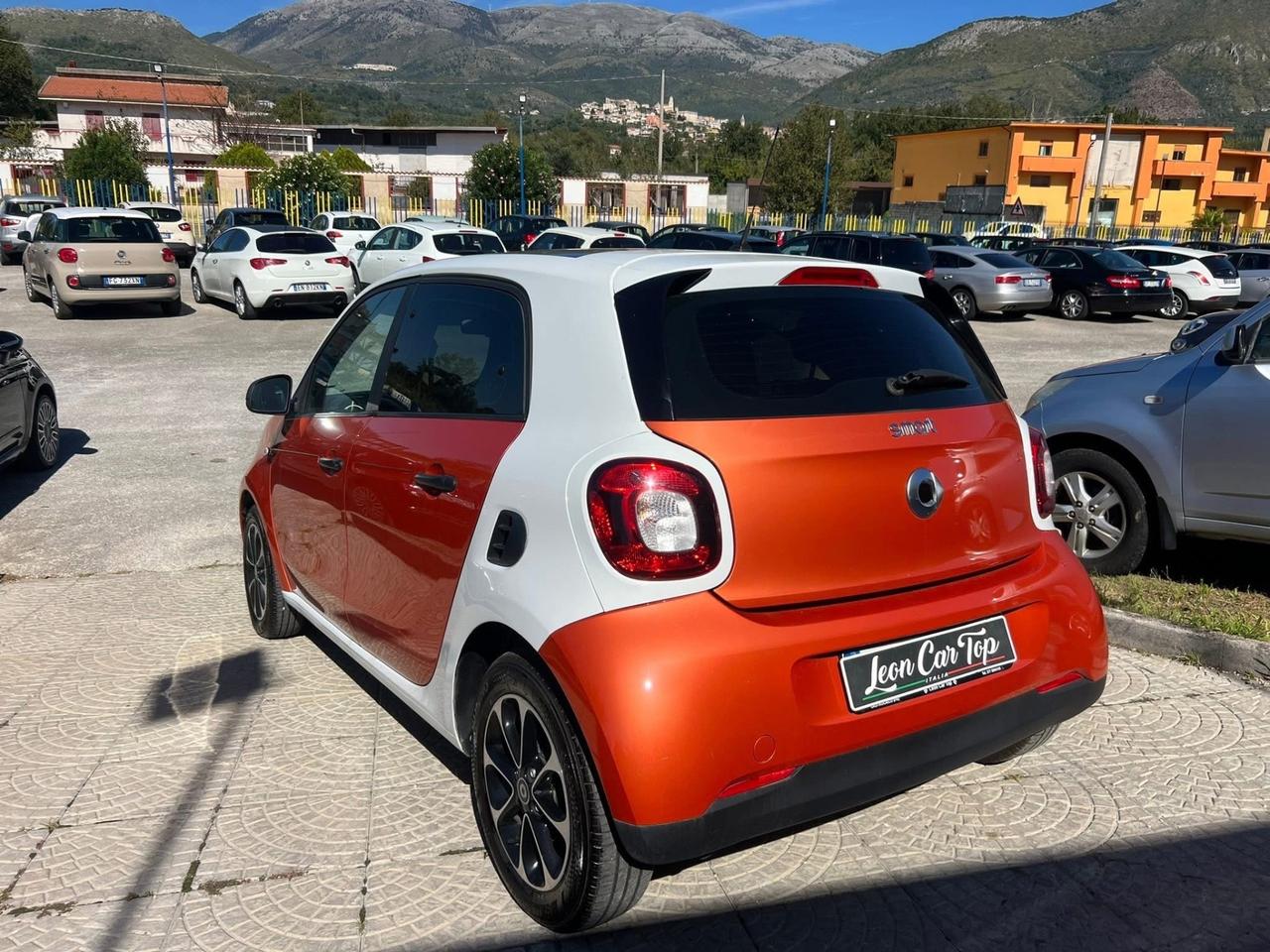 Smart ForFour 60 1.0 benzina garantita 12 mesi tetto in vetro full