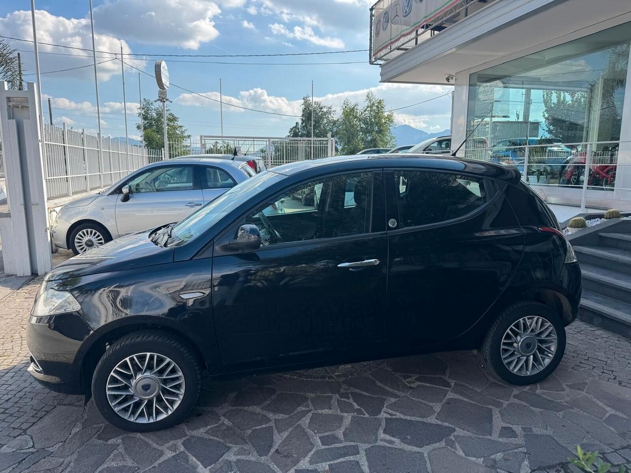 Lancia Ypsilon 0.9 TwinAir 85 Metano Ecochic Silver BLACK FRIDAY