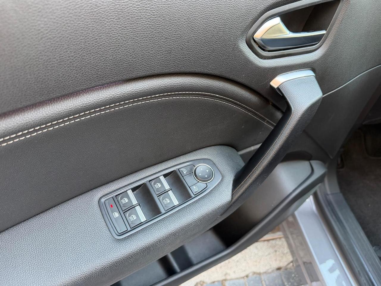 Renault Captur Full Hybrid 1.6 E-Tech 145 CV Rive Gauche