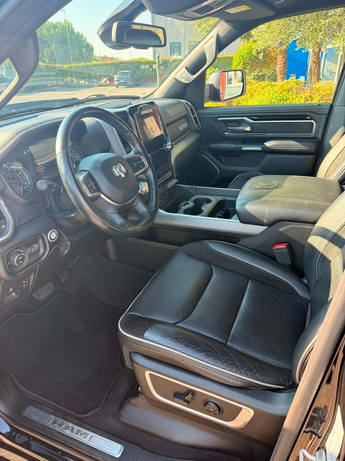 Dodge RAM 1500 5.7 V8 LARAMIE 400cv at8 MY21 GPL