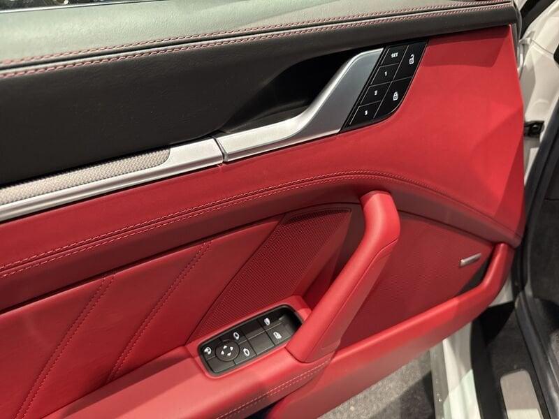 Porsche 911 Coupe 3.7 Turbo S auto