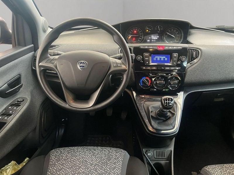 Lancia Ypsilon Ypsilon 1.0 firefly hybrid Silver s&s 70cv - PROMO SIRONIAUTO+