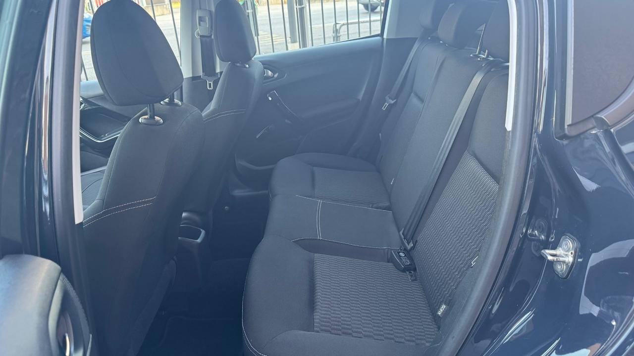 Peugeot 208 PureTech 82 5 porte Allure
