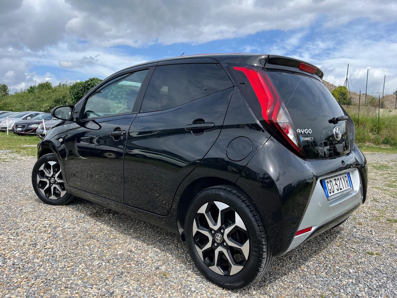 Toyota Aygo Connect 1.0 VVT-i 72 CV 5 porte x-clusiv