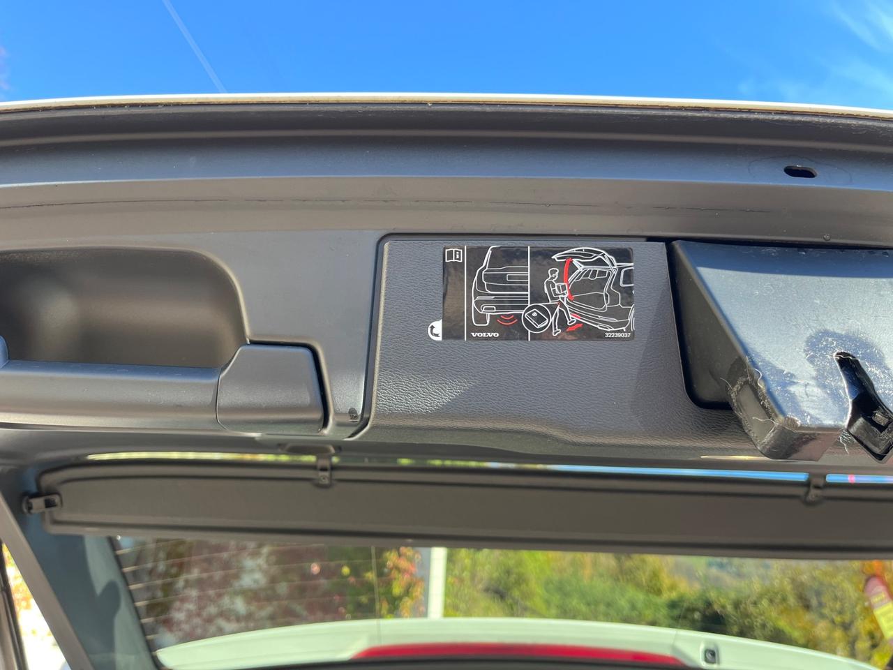 Volvo XC 60 XC60 T6 Recharge Plug-in Hybrid AWD R-design