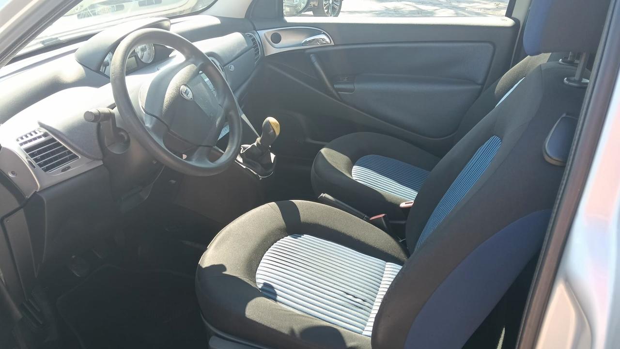 Lancia Ypsilon 1.3 MJT 90 CV Platino
