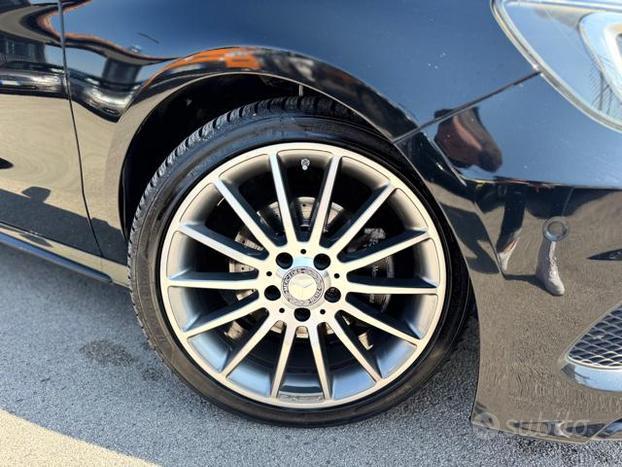 MERCEDES-BENZ A 200 CDI Premium AMG PARI AL NUOV