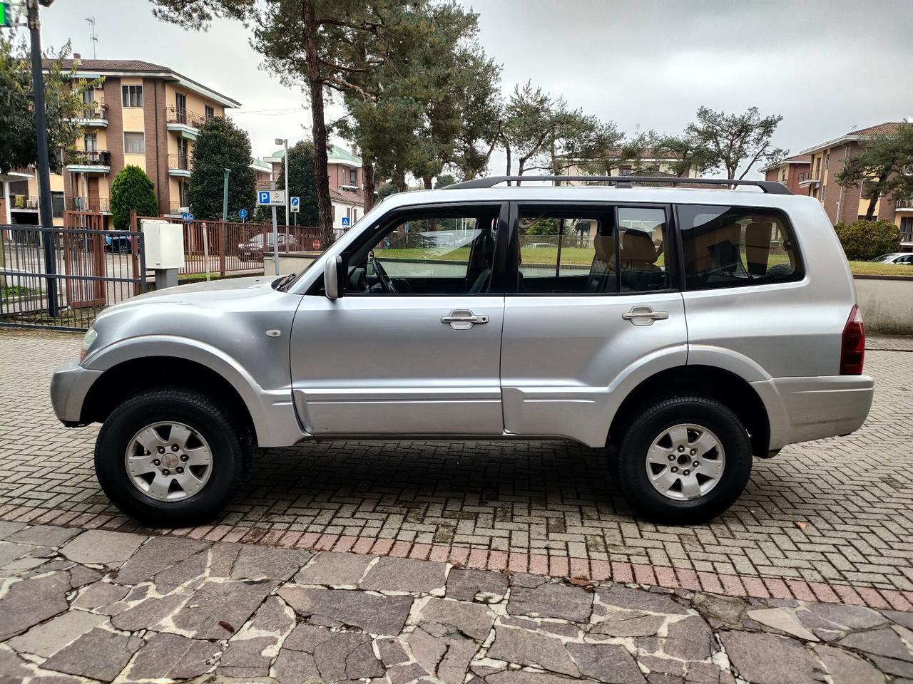 Mitsubishi Pajero 3.2 16V DI-D 7P+GANCIO