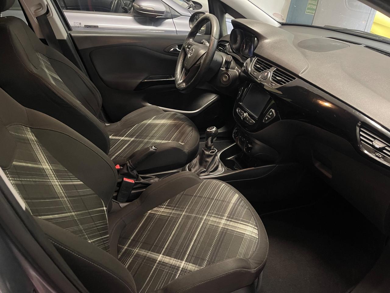 Opel Corsa 1.2 5 porte b-Color