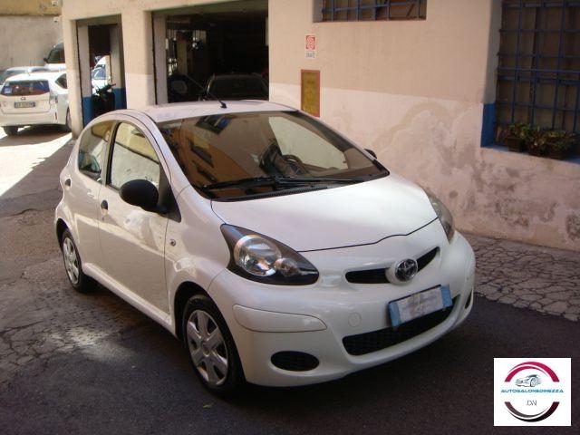 TOYOTA - Aygo - 12V VVT-i 5 porte Now Connect