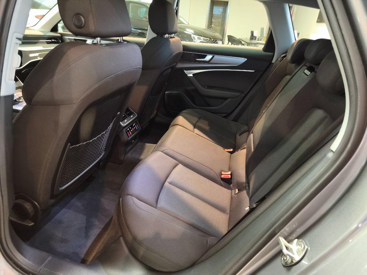 AUDI A6 Avant 40 2.0 TDI 204CV 2021 Cokpit/Matrix