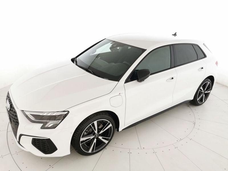 Audi A3 NUOVA SPORTBACK Sportback 40 1.4 tfsi e Identity Black s-tronic
