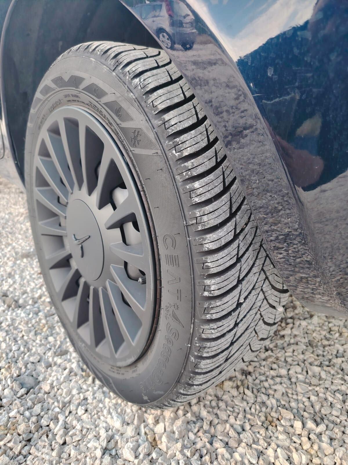 Lancia Ypsilon 1.0 FireFly 5 porte S&S Hybrid Ecochic Gold