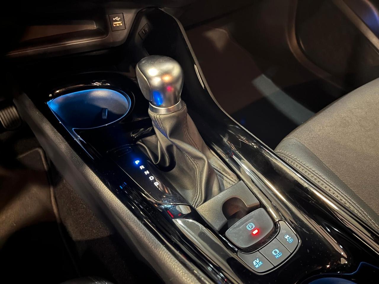 Toyota C-HR 1.8 Hybrid E-CVT Trend