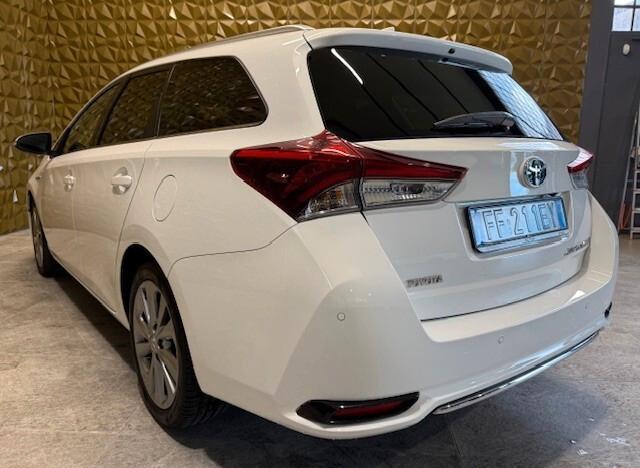 Toyota Auris Touring Sports 1.8 Hybrid Lounge