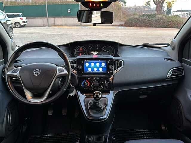 Lancia Ypsilon 1.0 FireFly 5 porte S&S Hybrid Ecochic Gold