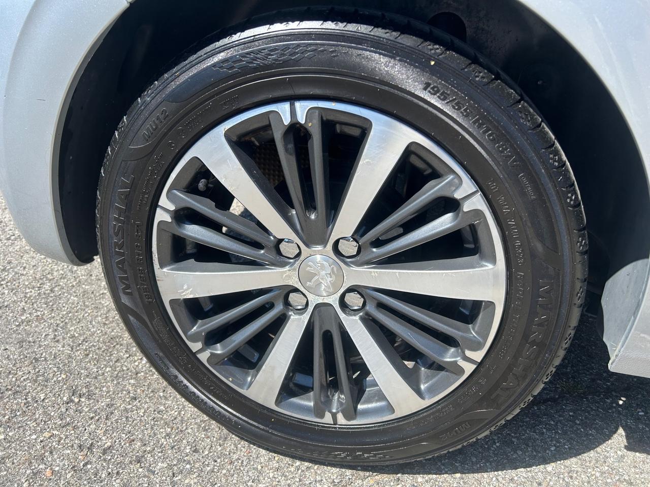Peugeot 208 5 PORTE
