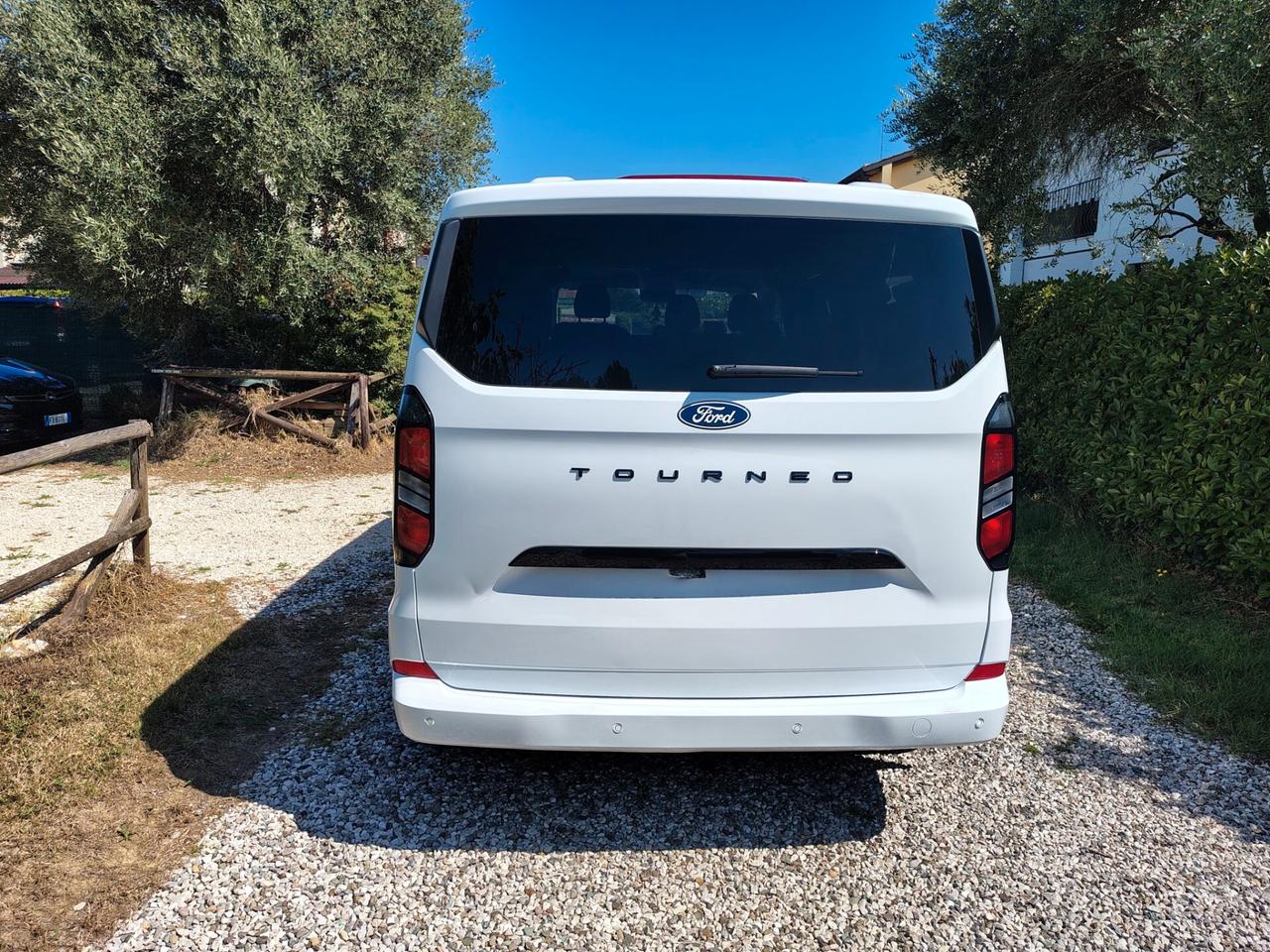 Ford Tourneo Custom 2.0 ecoblue 136cv Titanium 6m L2H1 Minivan