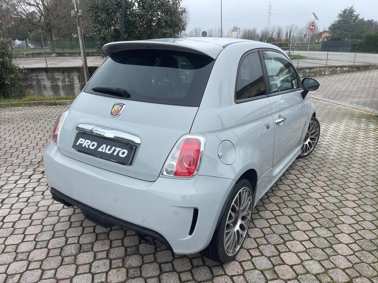 Abarth 500 1.4 Turbo T-Jet Custom