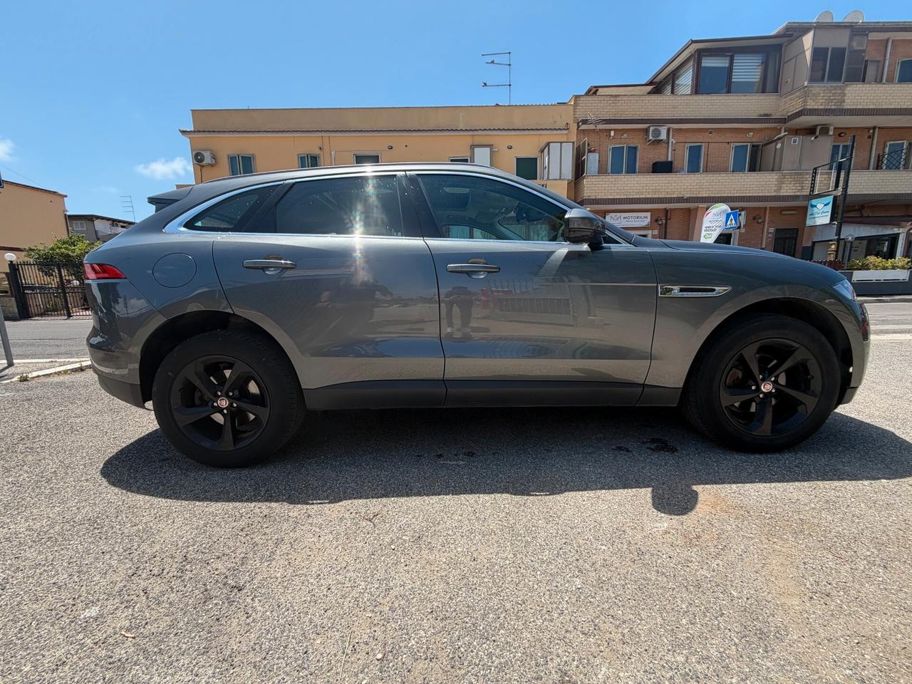 Jaguar F-Pace 2.0 D 180 CV AWD aut. R-Sport