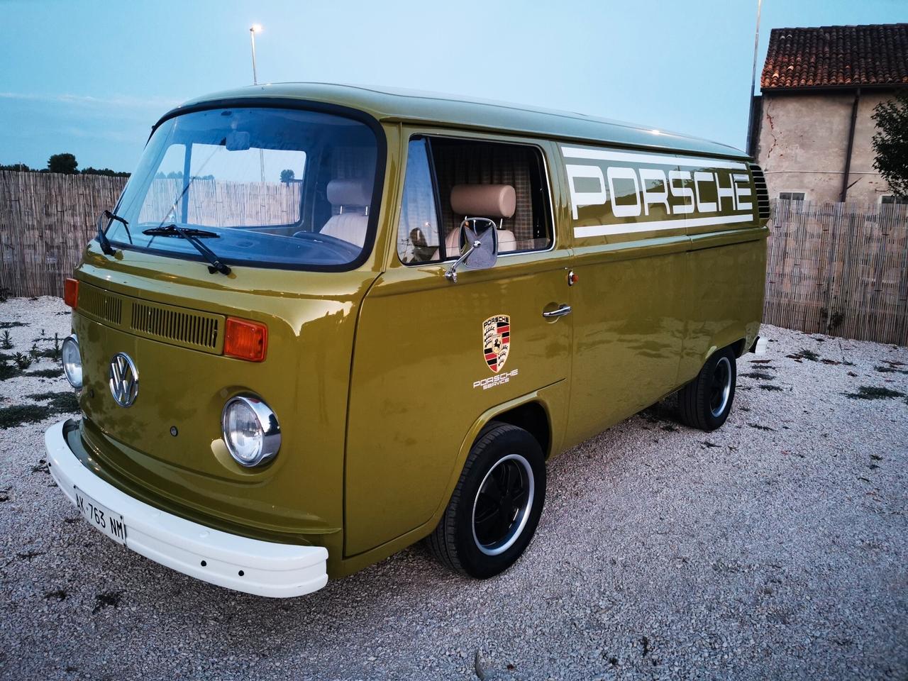 Volkswagen T2 TRANSPORTER PORSCHE SERVICE