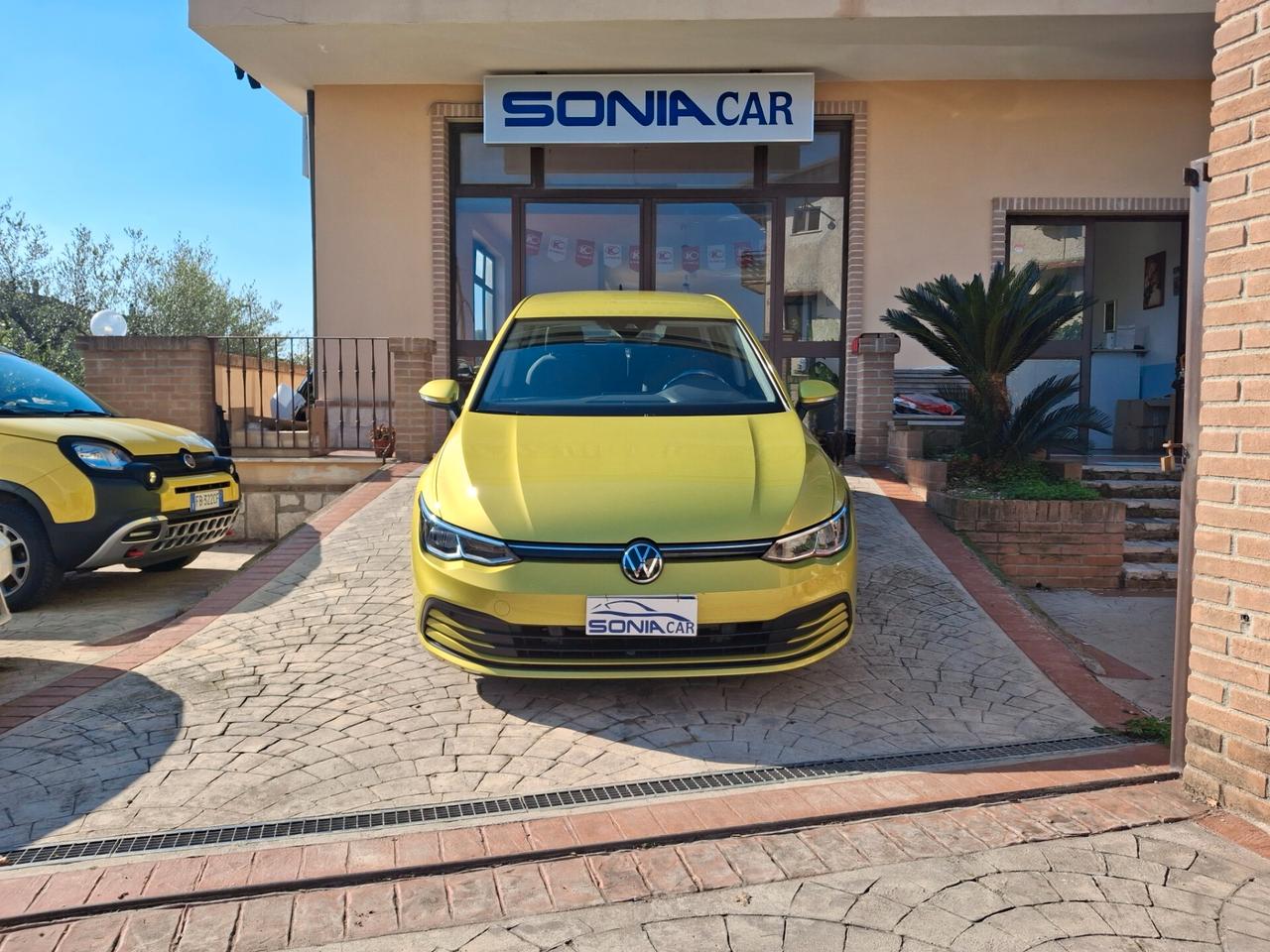 Volkswagen Golf 1.0 TSI EVO Life adatta anche neopatentati