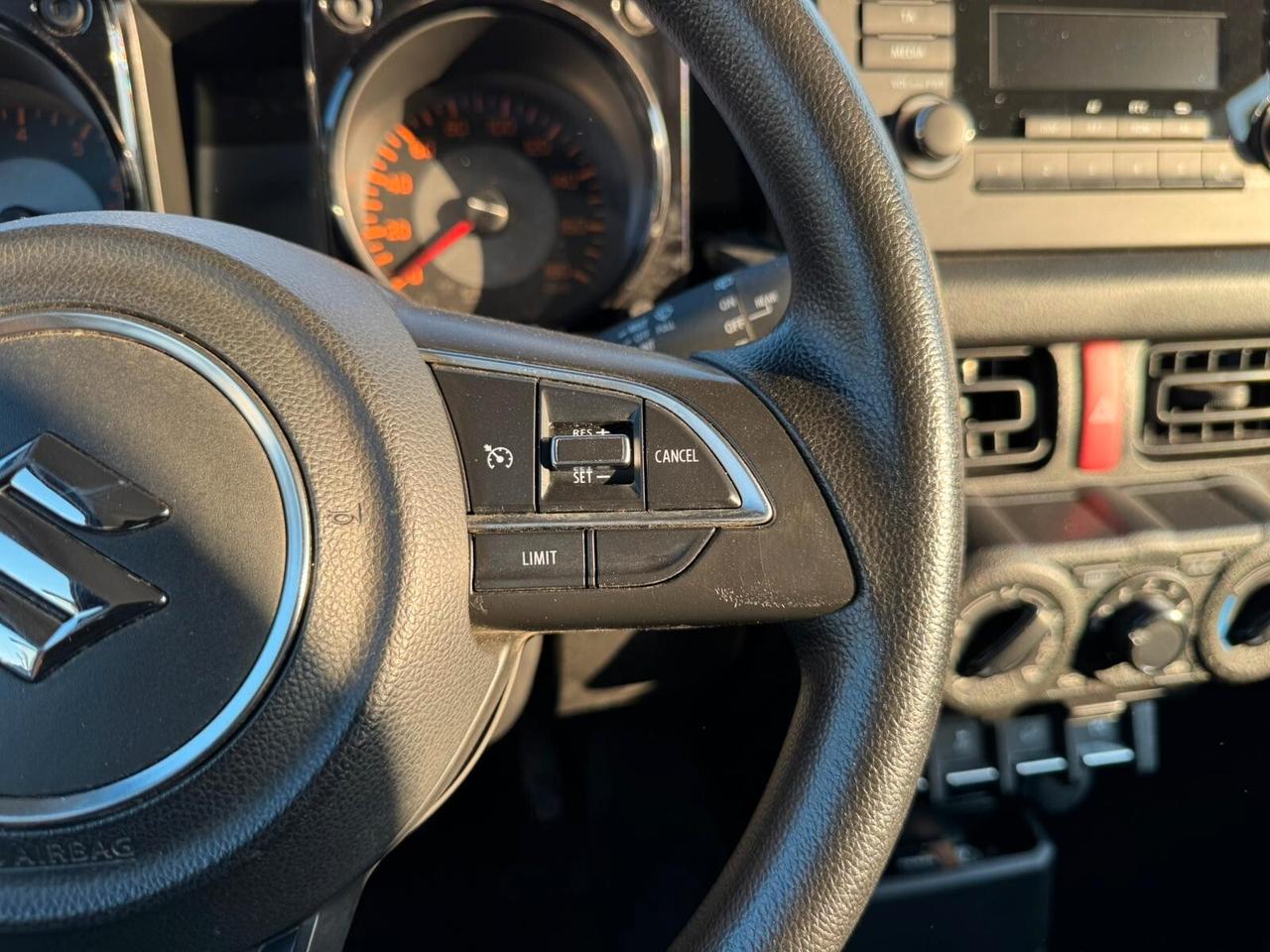 Suzuki Jimny 1.5 5MT PRO 4wd