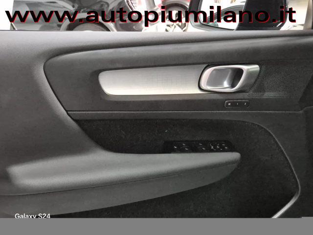 VOLVO XC40 T2 Geartronic Momentum Pro