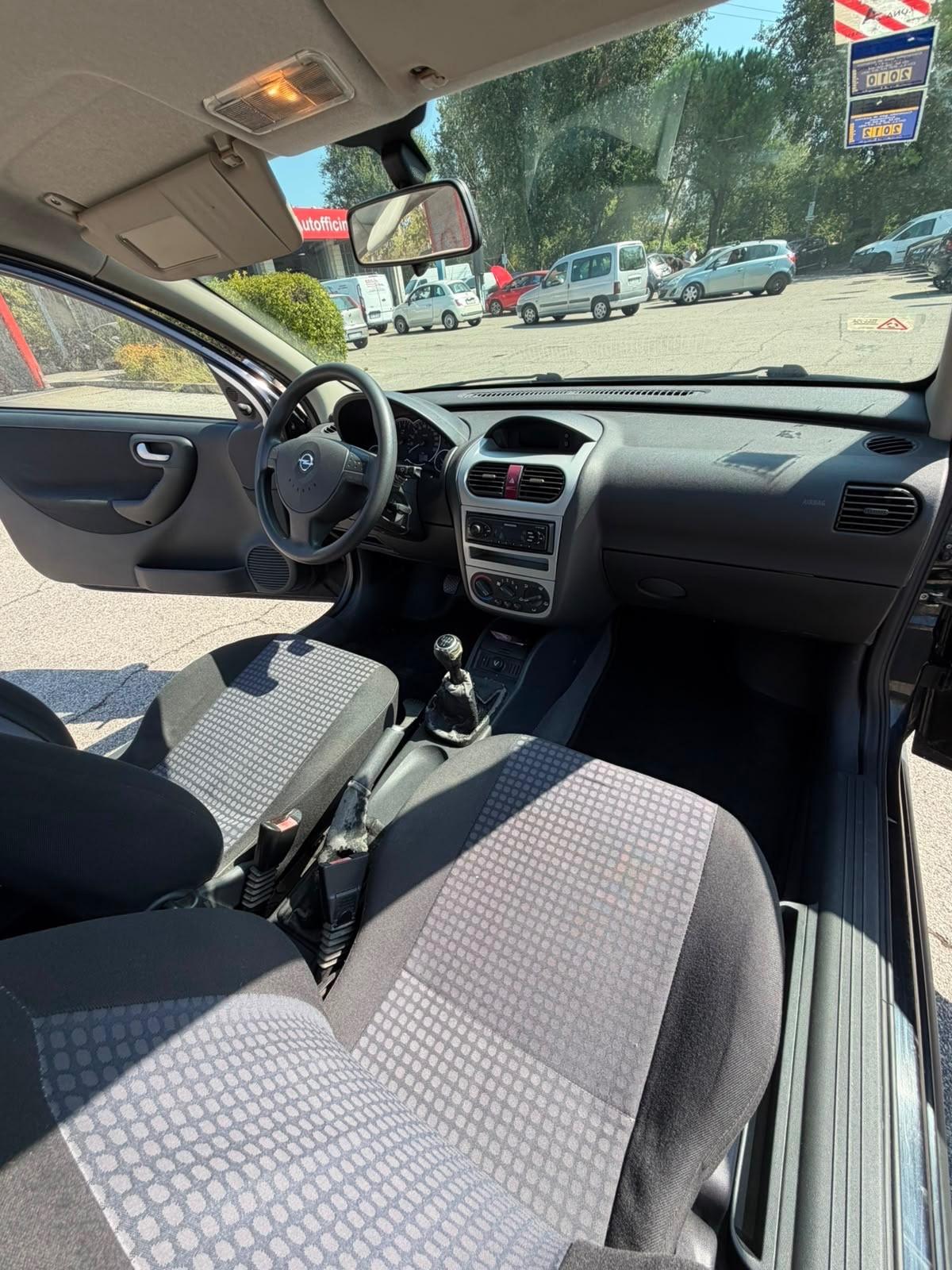 Opel Corsa 1.0 12V 3 porte // 25.000 km ///pari al nuovo