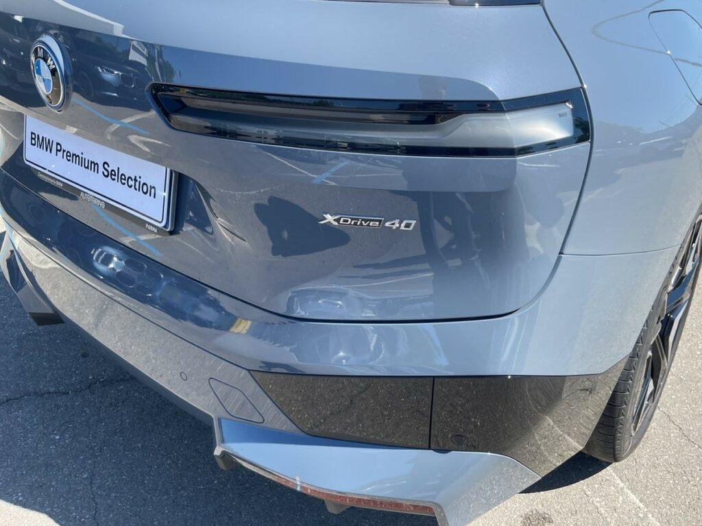 BMW iX 40 pacchetto sportivo xDrive