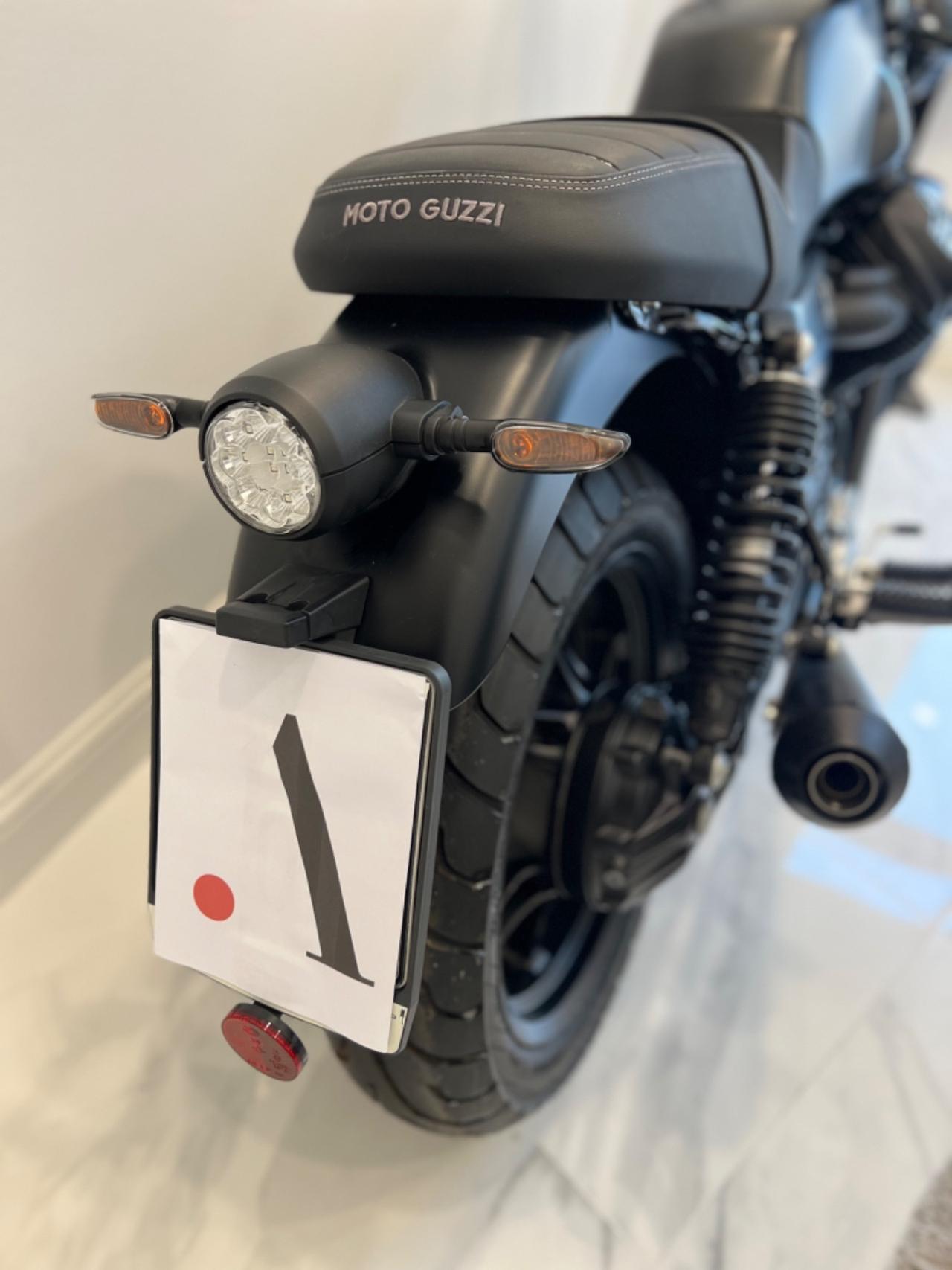 Moto Guzzi V7 IV STONE