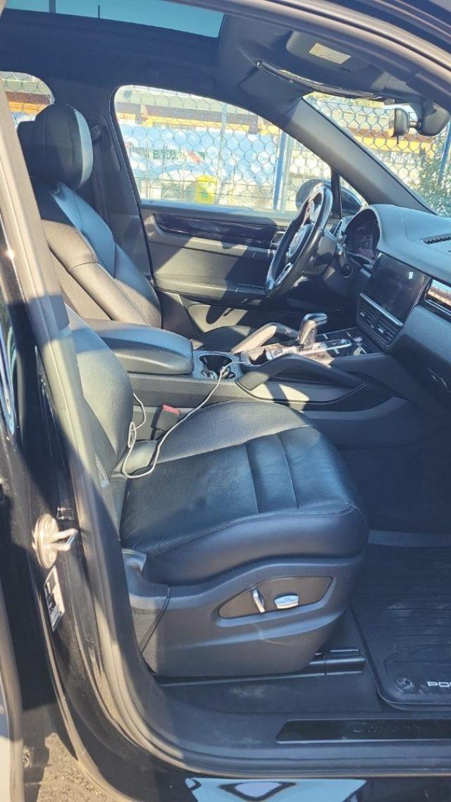 PORSCHE Cayenne 3.0 V6