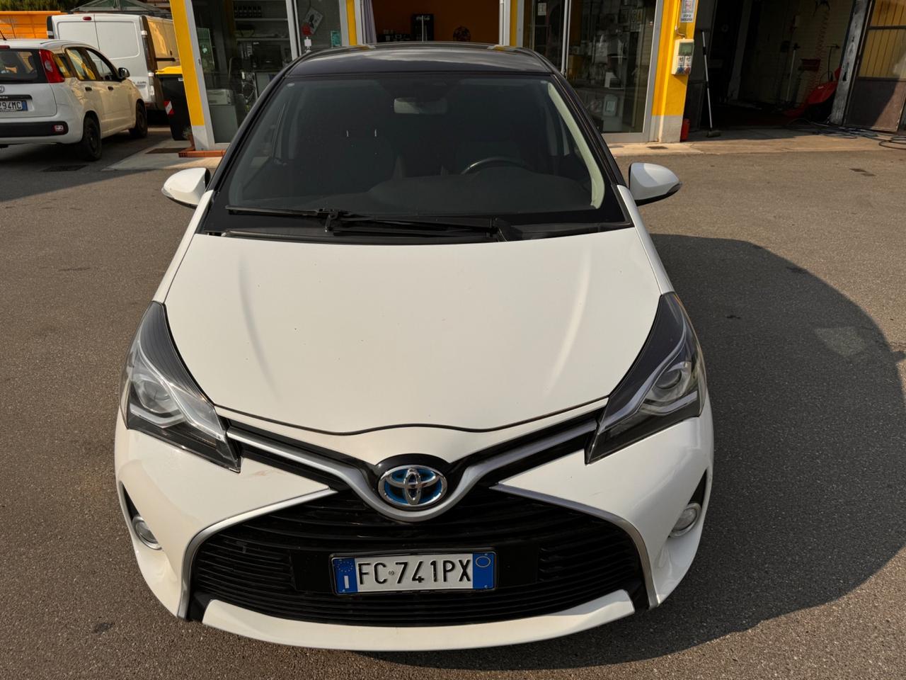 Toyota Yaris 1.5 Hybrid 73 CV 5p Business AUTOMATICA NAVI NEO PATENTATI GARANZIA PERFETTA