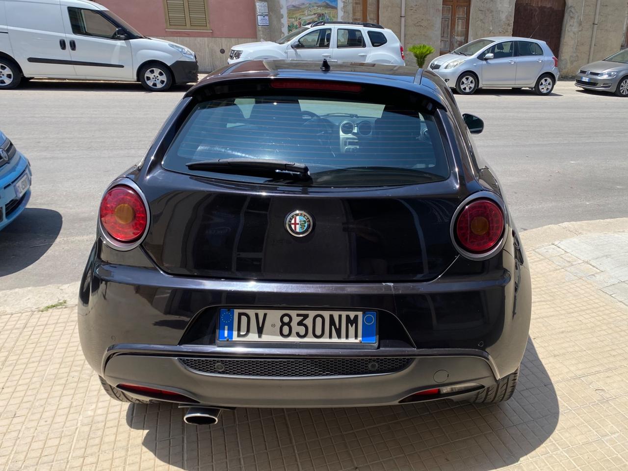 Alfa Romeo MiTo 1.6 JTDm 16V Distinctive Sport Pack