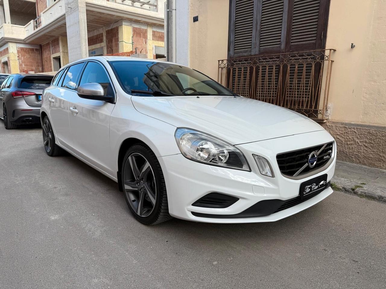 VOLVO V60 R-DESIGN 1.6 D2 115CV PELLE NAVI CRUISE ANNO 2012