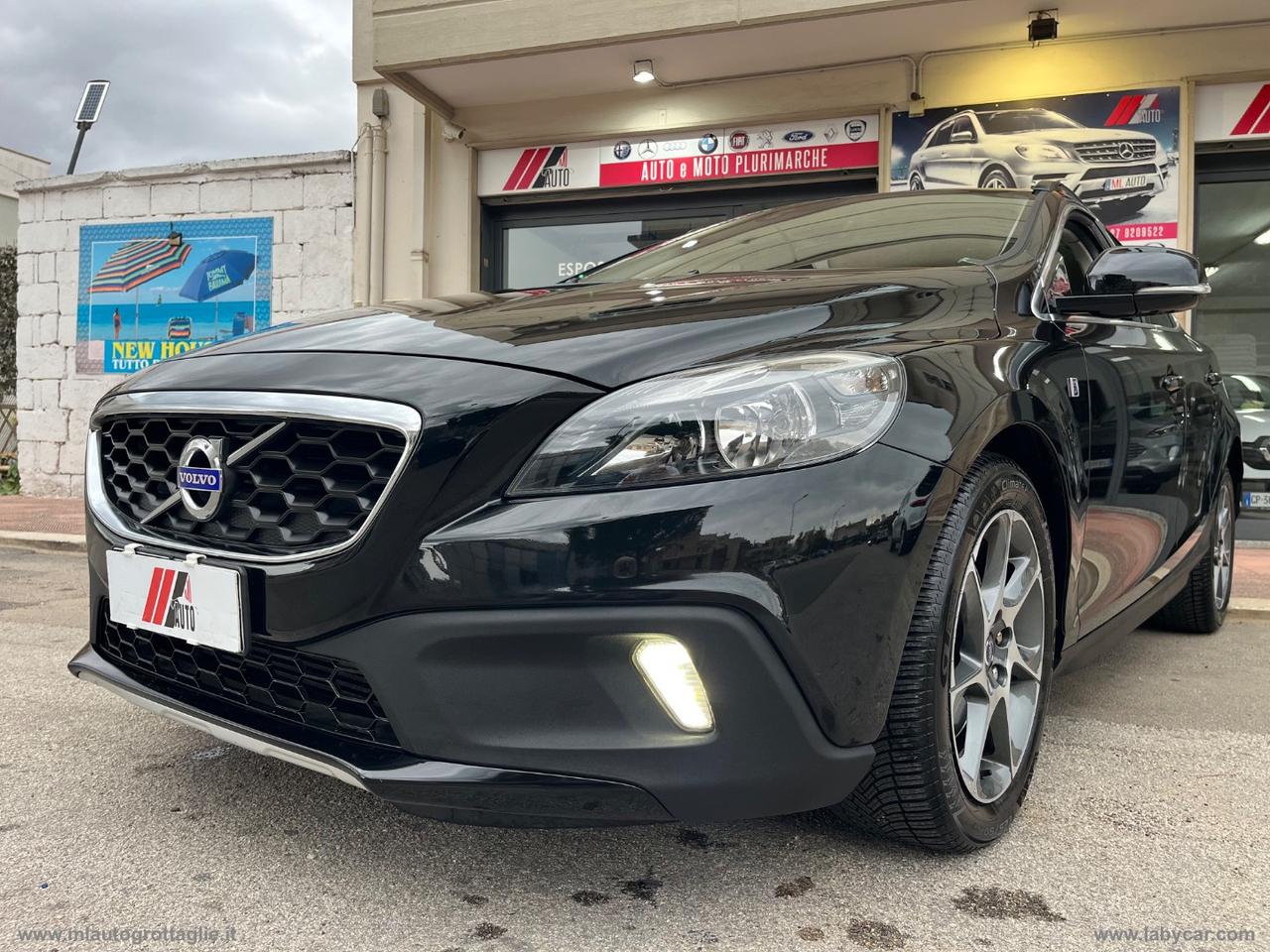 VOLVO V40 Cross Country D2 Volvo Ocean Race