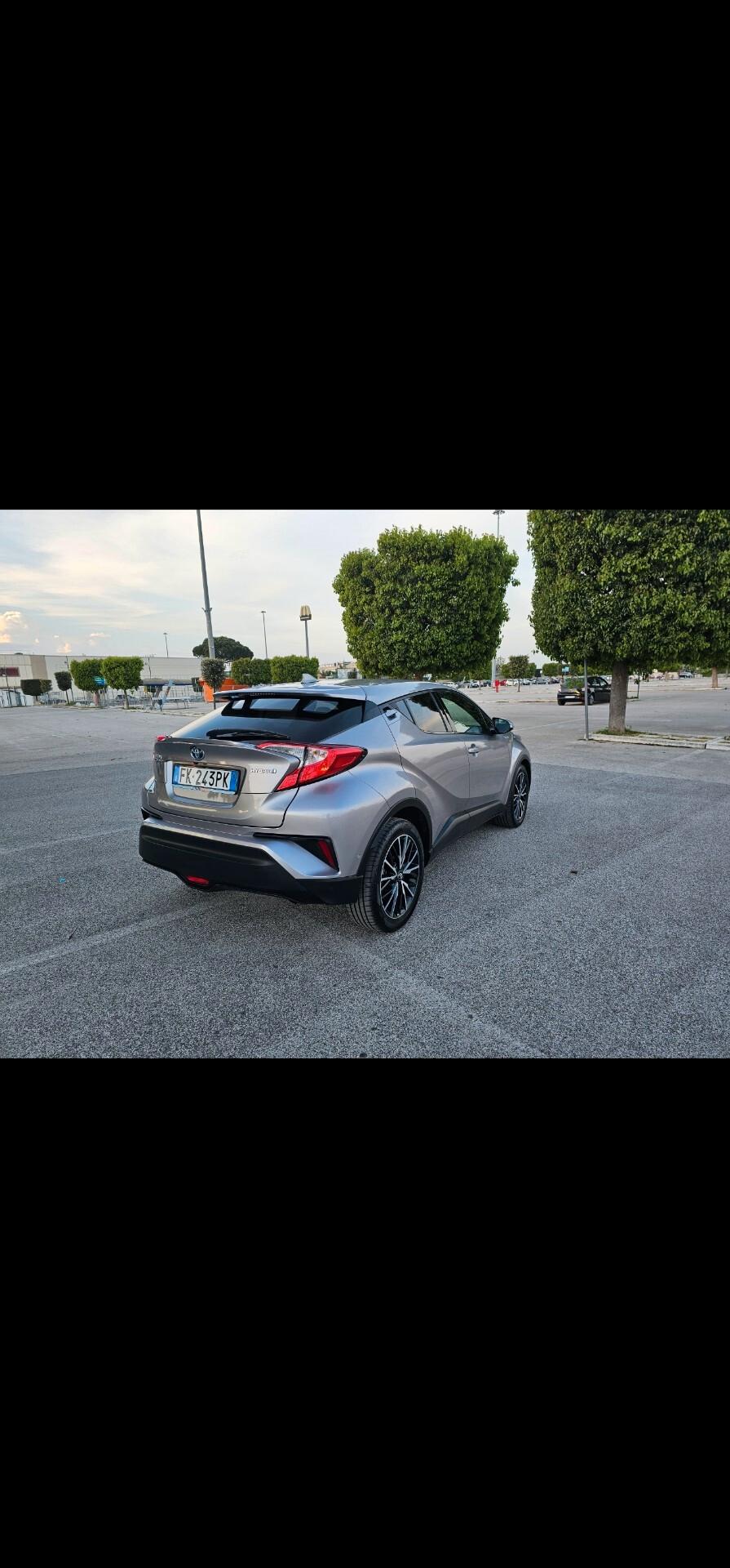 Toyota C-HR 1.8 Hybrid E-CVT Lounge