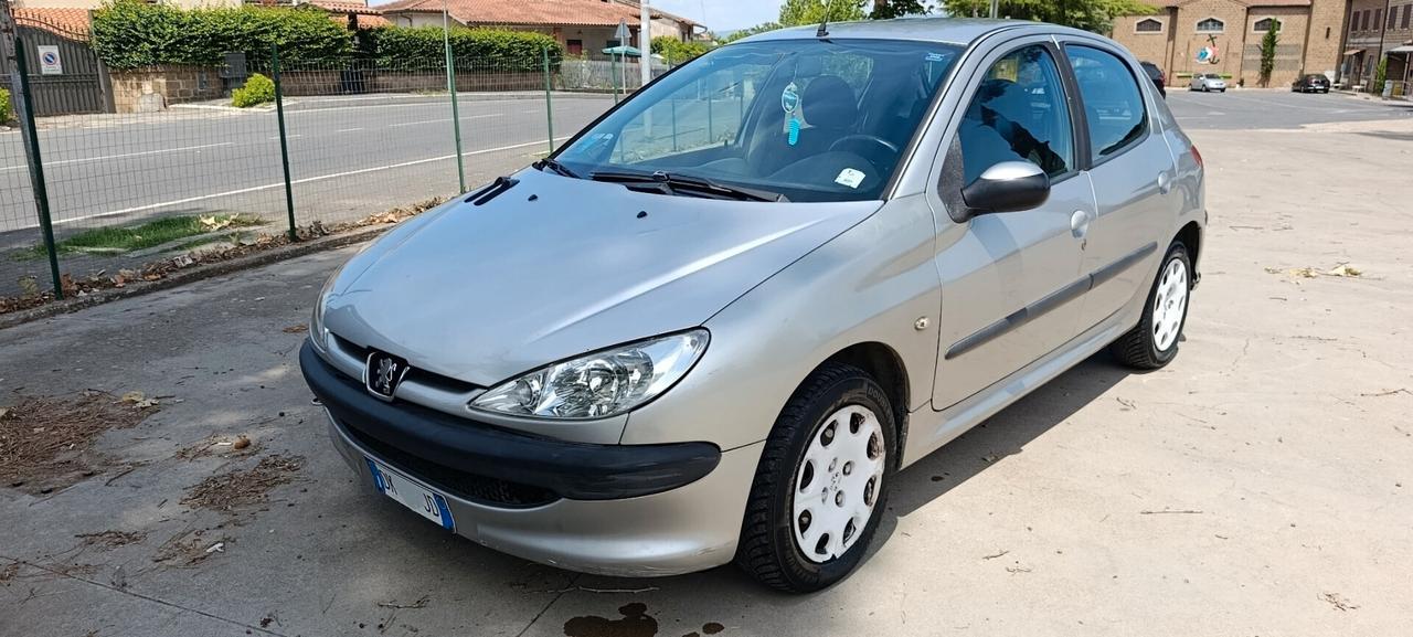 Peugeot 206 1.1 5p. XT