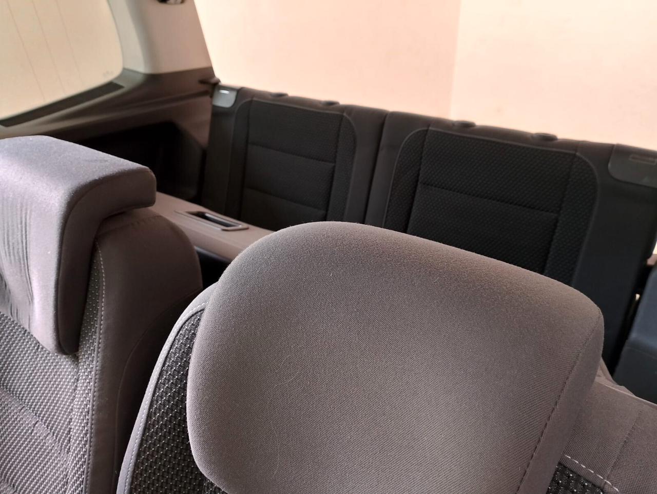Volkswagen Touran 1.6 TDI DPF 7 posti BMT