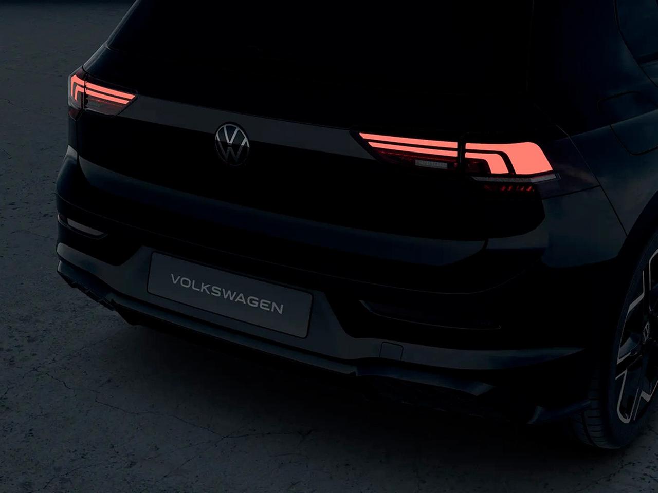 Volkswagen Golf 1.5 etsi r-line plus 150cv dsg