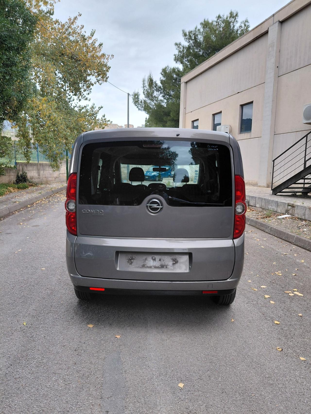 Opel Combo 1.6 CDTi 105CV PC-TN Elective
