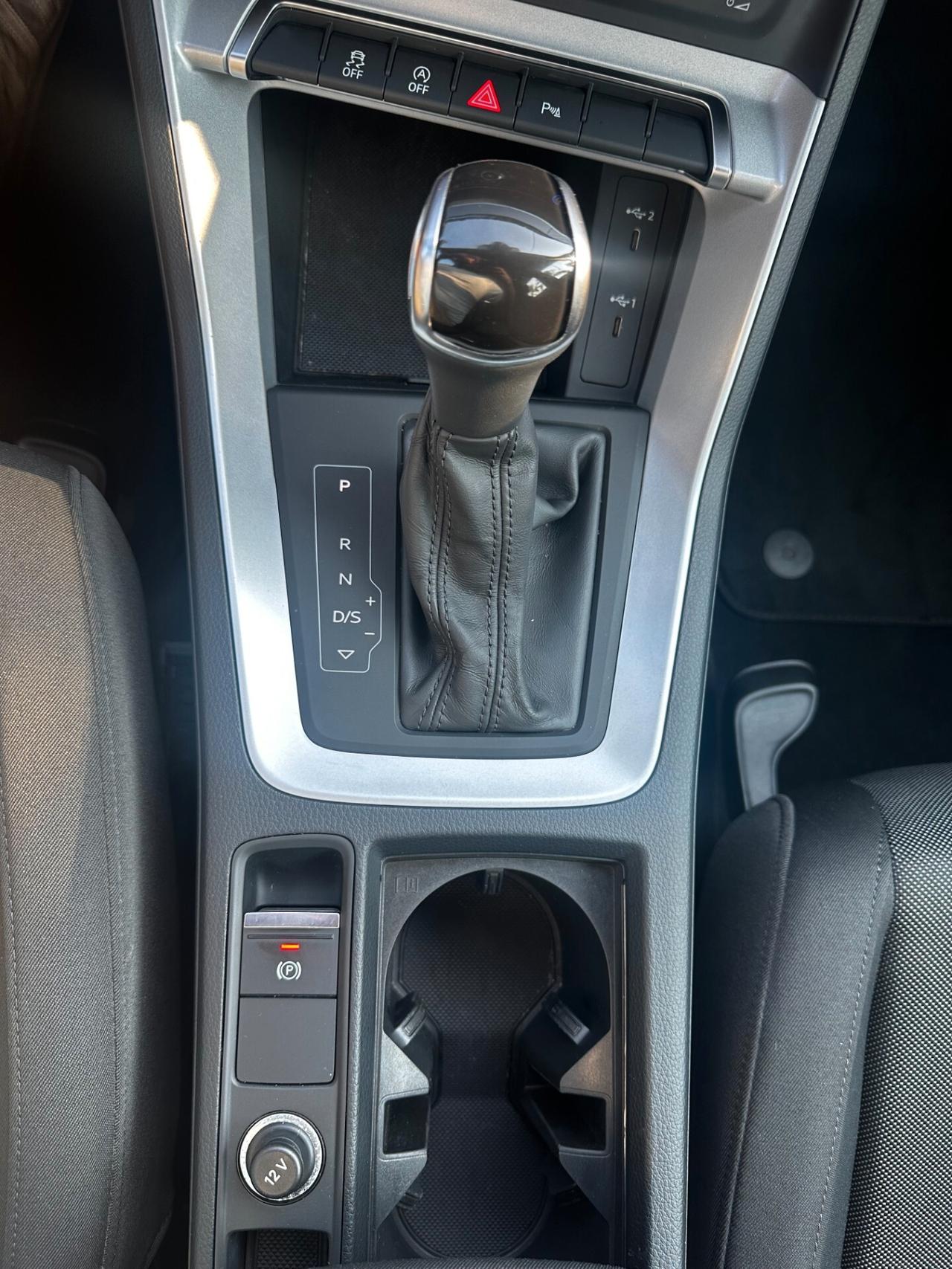 Audi Q3 35 TFSI Business Advanced