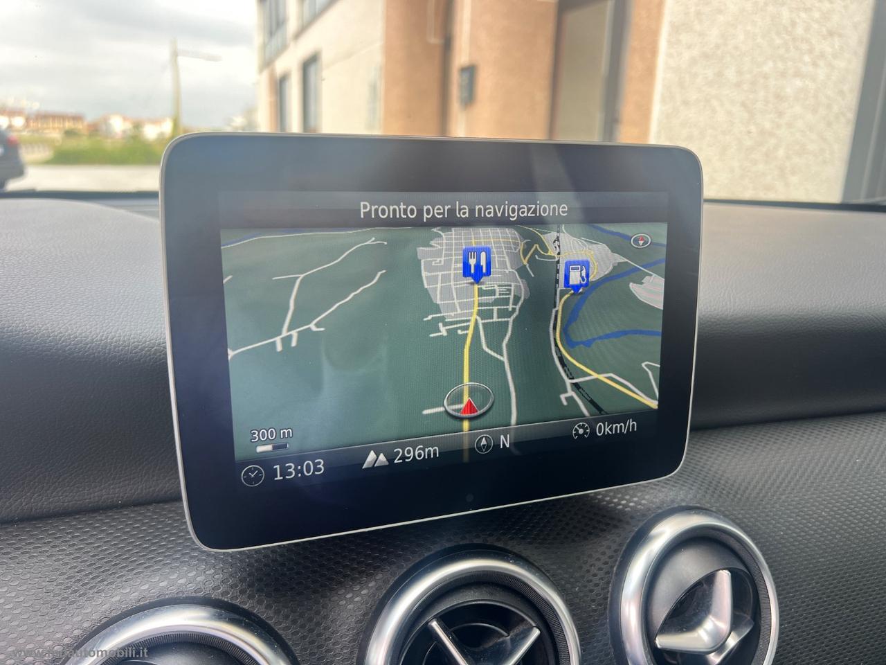 MERCEDES-BENZ A 180 d Premium PACK AMG