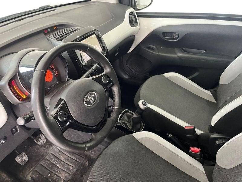 Toyota Aygo Aygo 5p 1.0 x-play my15