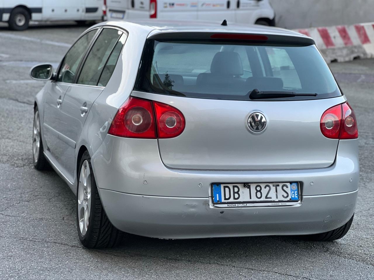 Volkswagen Golf 2.0 16V TDI 5p. Sportline interni in pelle