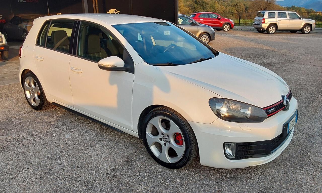 Volkswagen Golf 2.0 TSI DSG GTI