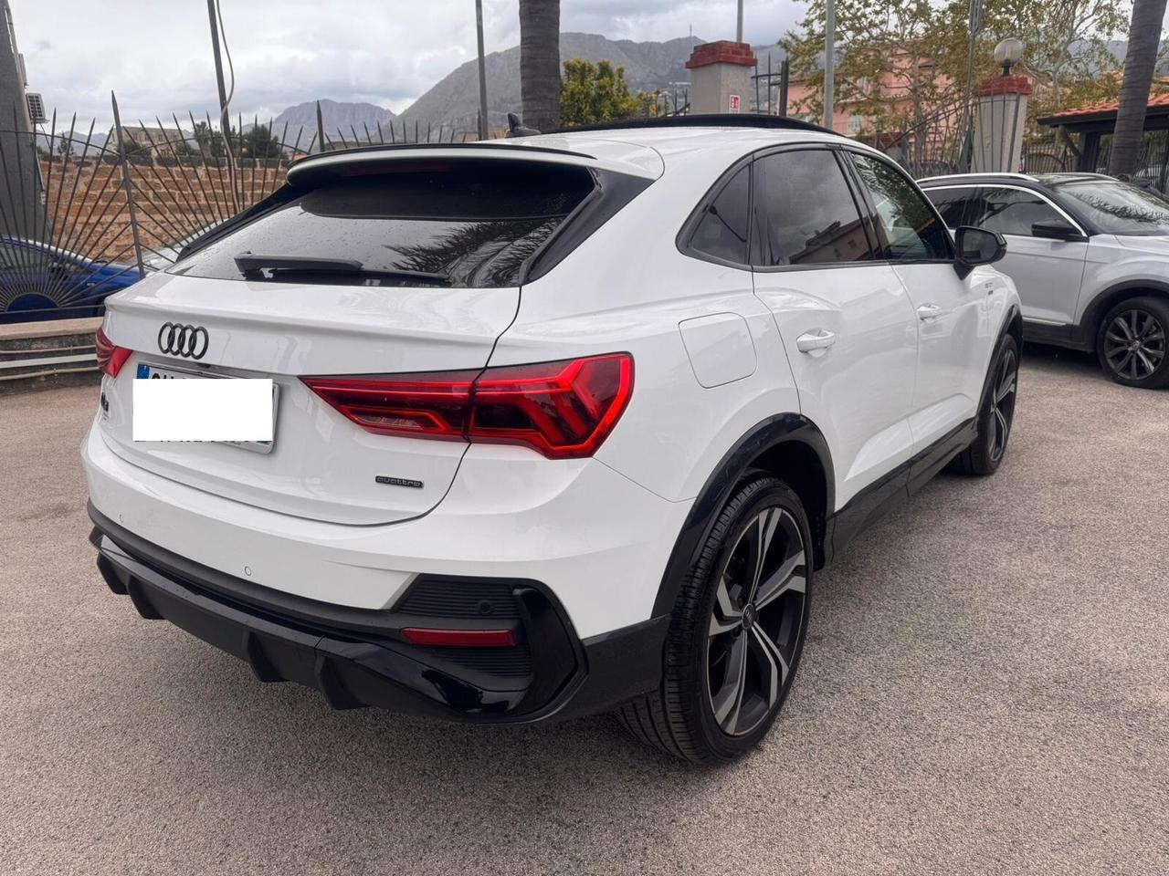 Audi Q3 Sportback 35 TDI quattro S line edition Tetto